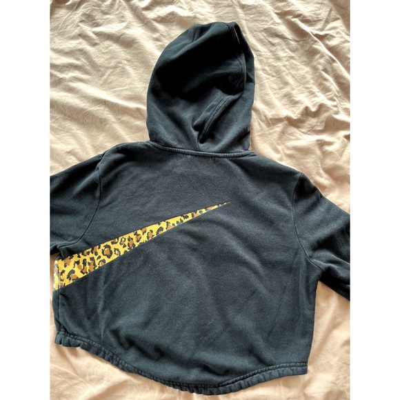 Nike Cropped Leopard Swoosh Sweatshirt - Picture 2 of 3